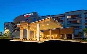 Courtyard By Marriott Columbus